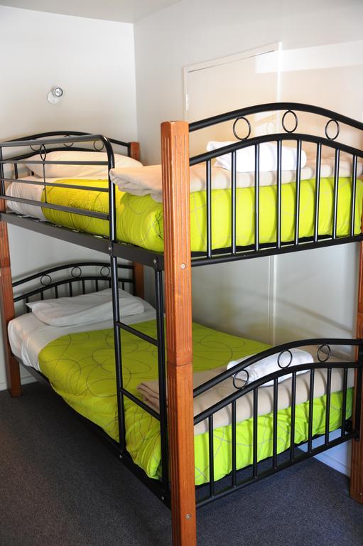 Blenheim Bridges Holiday Park Extérieur photo