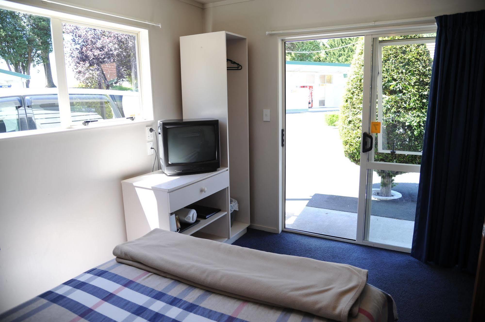 Blenheim Bridges Holiday Park Extérieur photo