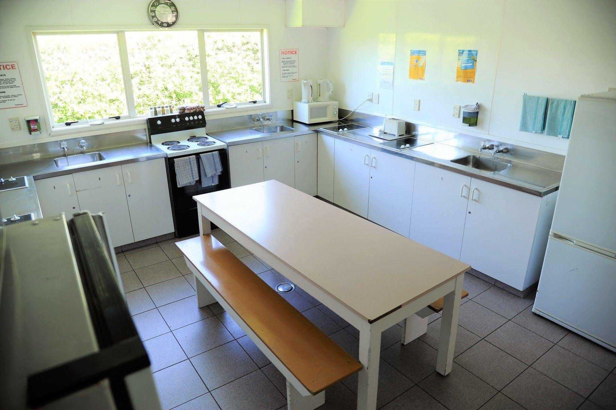 Blenheim Bridges Holiday Park Extérieur photo