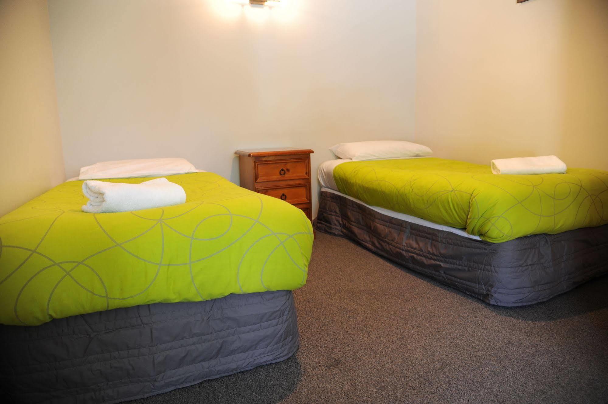 Blenheim Bridges Holiday Park Extérieur photo