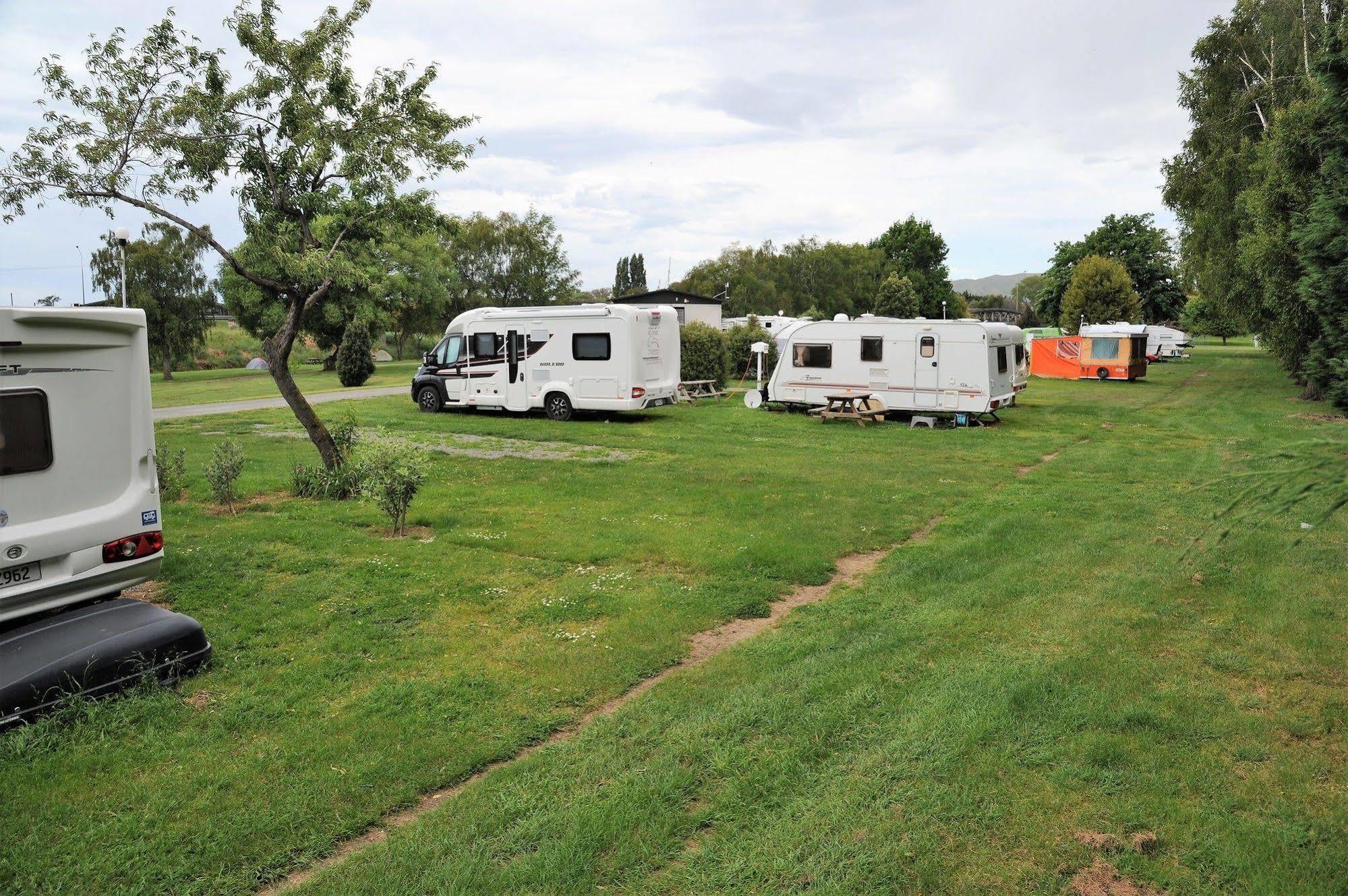 Blenheim Bridges Holiday Park Extérieur photo